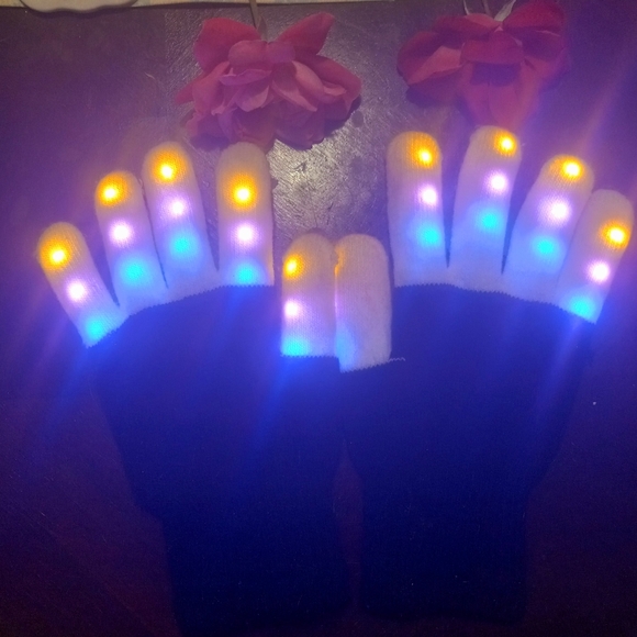 🎉HOST PICK!🎉LIGHT-UP GLOVES, WHITE & BLACK, COTTON - Picture 1 of 5